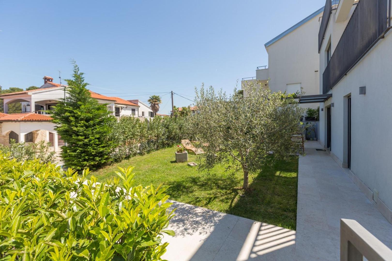 Riva Garden Exclusive Apartment Funtana Exterior photo